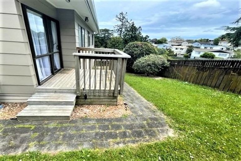 Photo of property in 1/21 Midgley Road, West Harbour, Auckland, 0618