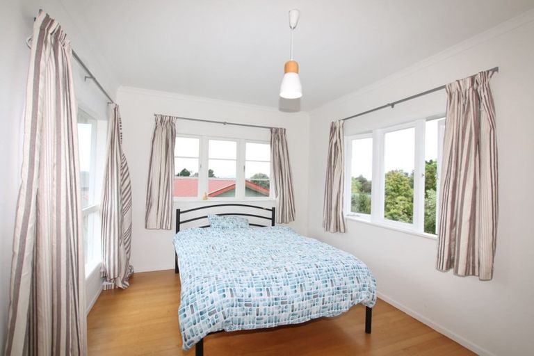 Photo of property in 77 West Harbour Drive, West Harbour, Auckland, 0618