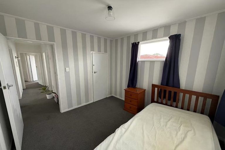 Photo of property in 21 Minaret Drive, Bucklands Beach, Auckland, 2014