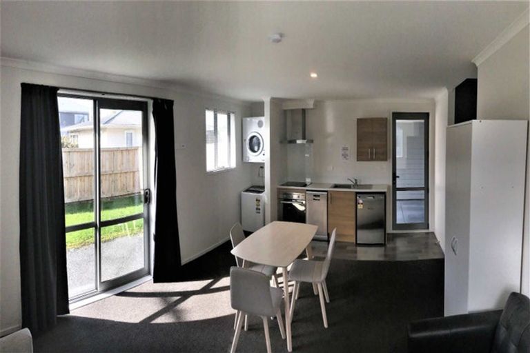 Photo of property in 2/28 Beatty Street, Melville, Hamilton, 3206