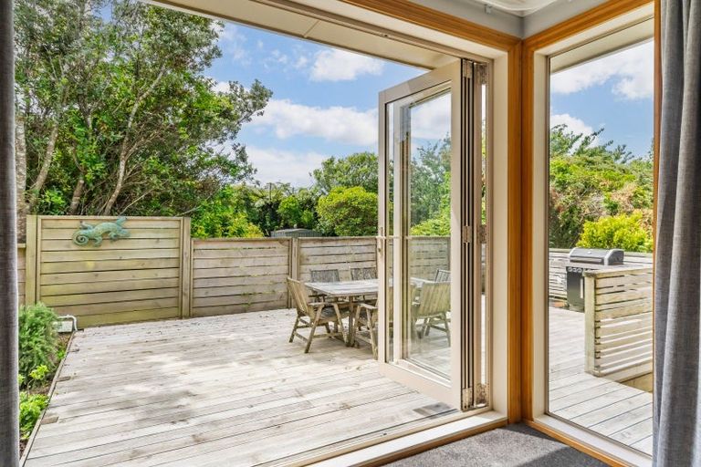 Photo of property in 19 Kitchener Terrace, Johnsonville, Wellington, 6037