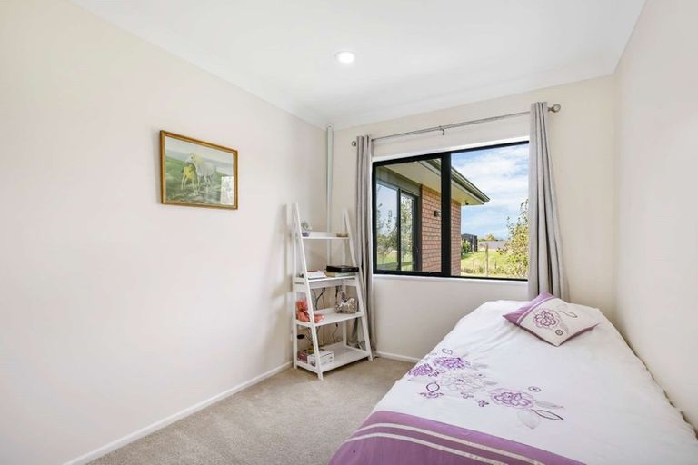 Photo of property in 6 Armstrong Way, Waiuku, 2123