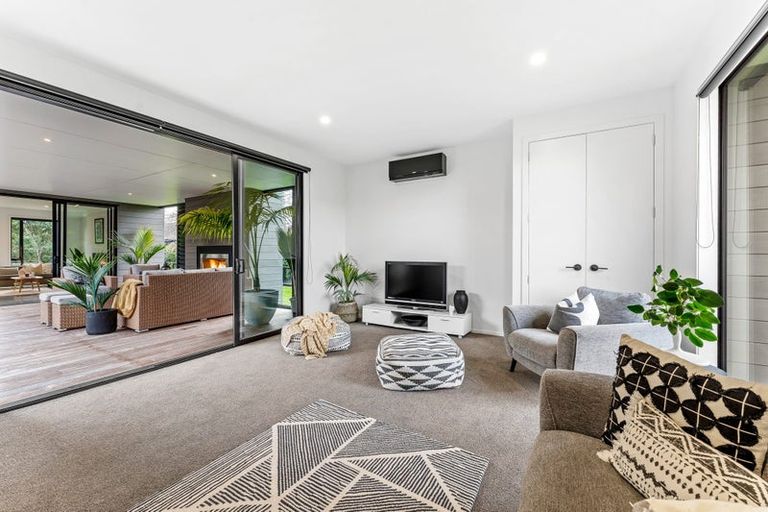 Photo of property in 2 Shearwater Lane, Point Wells, 0986