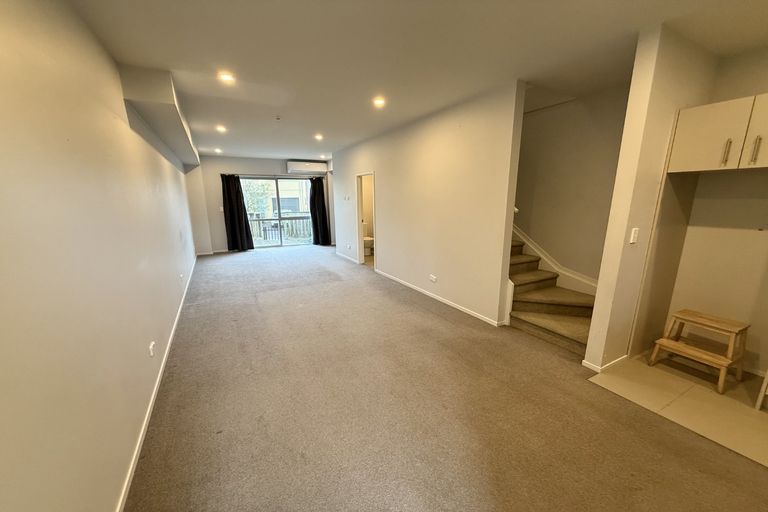 Photo of property in 26/11 Ray Small Drive, Papakura, 2110