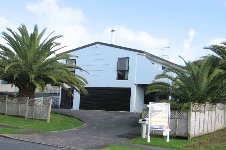 Photo of property in 27 Gilshennan Valley, Red Beach, 0932