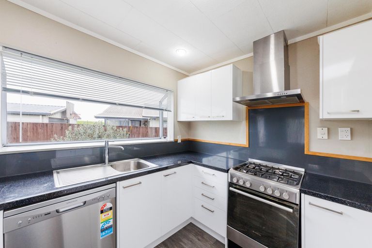 Photo of property in 25 Willowstream Grove, Cloverlea, Palmerston North, 4412