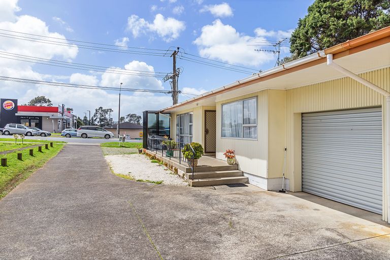 Photo of property in 1/6 Sunnybrae Road, Hillcrest, Auckland, 0627