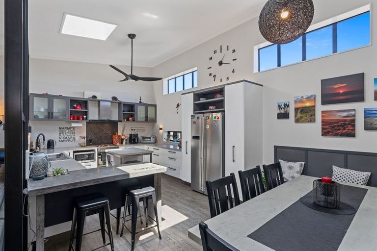 Photo of property in 46 Kent Avenue, Waitarere Beach, Levin, 5510