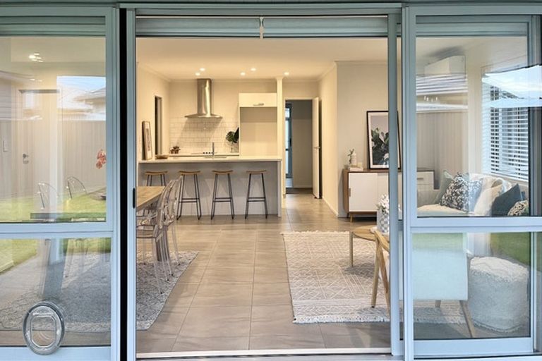 Photo of property in 8 Benmore Place, Poraiti, Napier, 4112