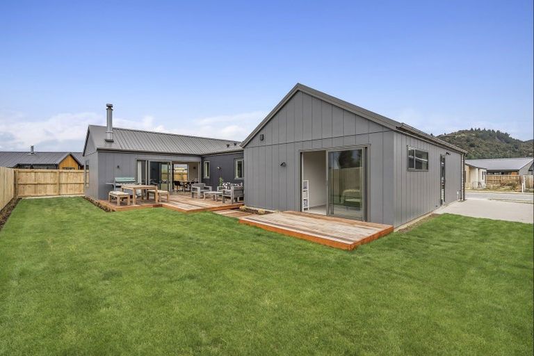 Photo of property in 7 Onyx Street, Albert Town, Wanaka, 9305