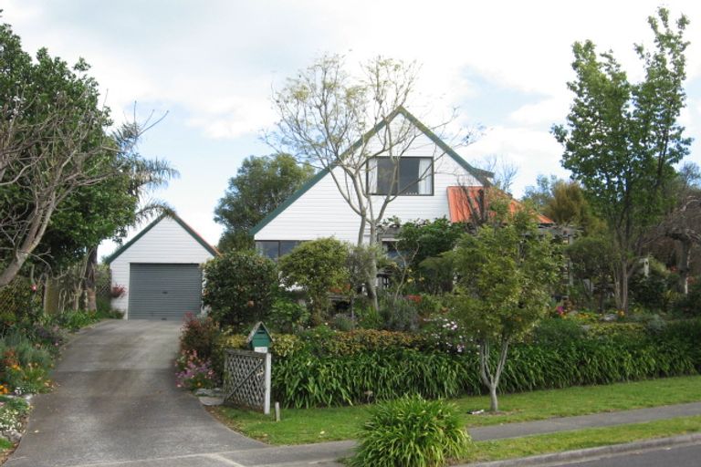 Photo of property in 3b Te Arawa Place, Welcome Bay, Tauranga, 3112