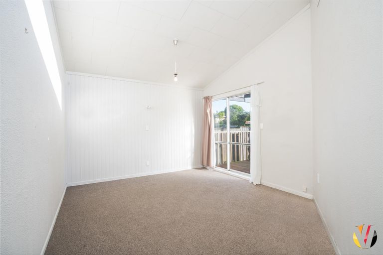 Photo of property in 14 Gambare Place, Wattle Downs, Auckland, 2103