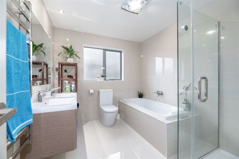 Photo of property in 11 Irongate Avenue, Ranui, Auckland, 0612