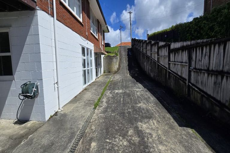 Photo of property in 12 Ruawai Road, Mount Wellington, Auckland, 1060