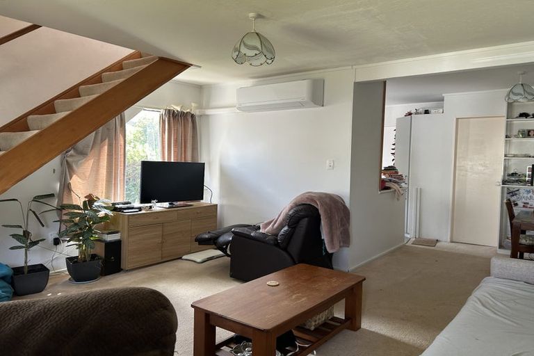 Photo of property in 10 Rangitane Street, Maupuia, Wellington, 6022