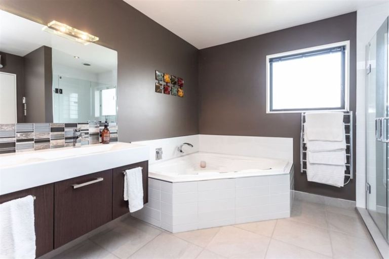 Photo of property in 64 Woodhurst Drive, Casebrook, Christchurch, 8051