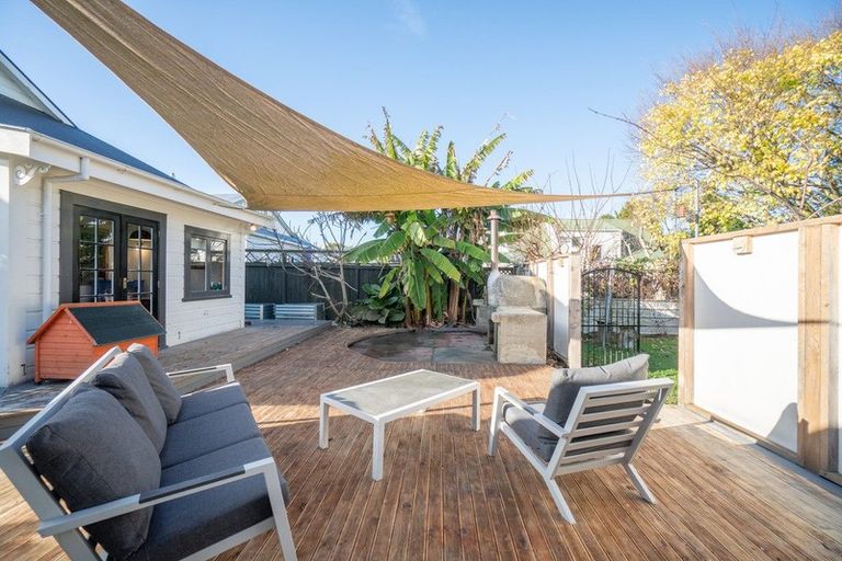 Photo of property in 16 Worcester Street, West End, Palmerston North, 4410