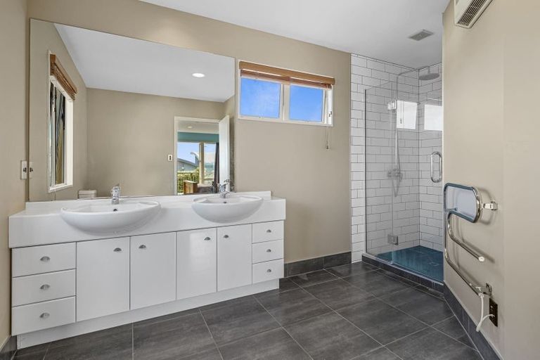 Photo of property in 4 Dunkeld Lane, Redcliffs, Christchurch, 8081