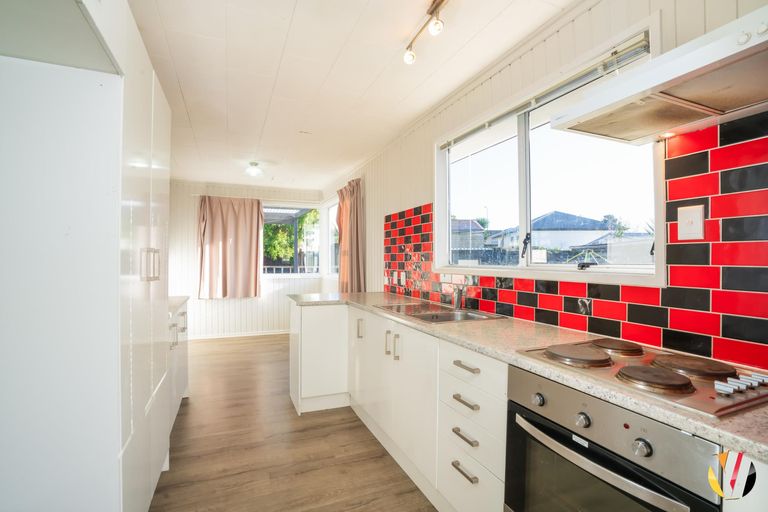 Photo of property in 14 Gambare Place, Wattle Downs, Auckland, 2103