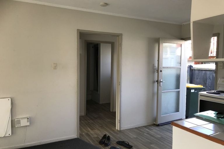 Photo of property in 2/60 Clayburn Road, Glen Eden, Auckland, 0602