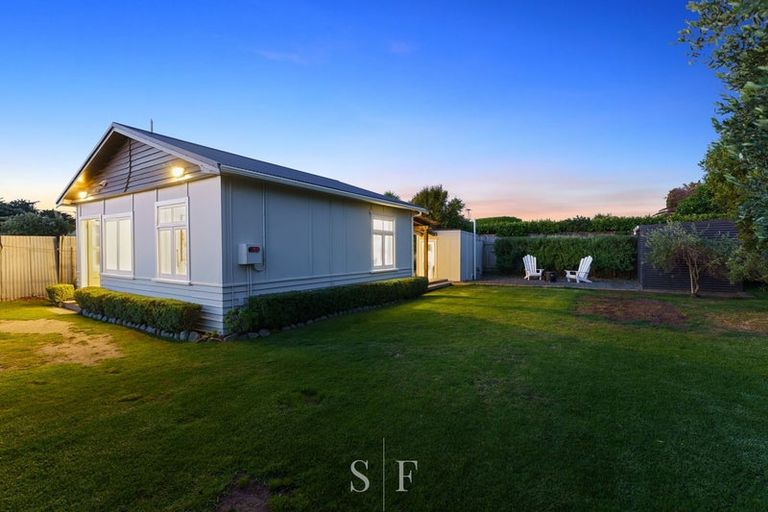 Photo of property in 15 Rauparaha Street, Waikanae Beach, Waikanae, 5036