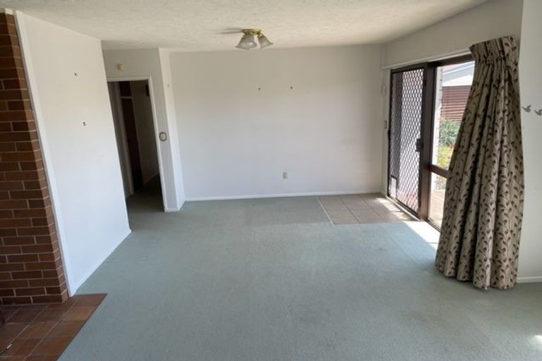 Photo of property in 39 Dunbarton Street, Redwood, Christchurch, 8051