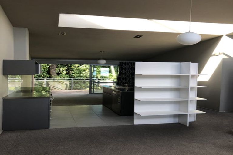 Photo of property in 16/2 Onslow Road, Khandallah, Wellington, 6035