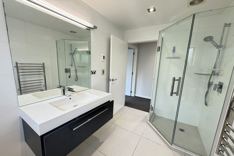 Photo of property in 2/6 Sandford Street, Campbells Bay, Auckland, 0630