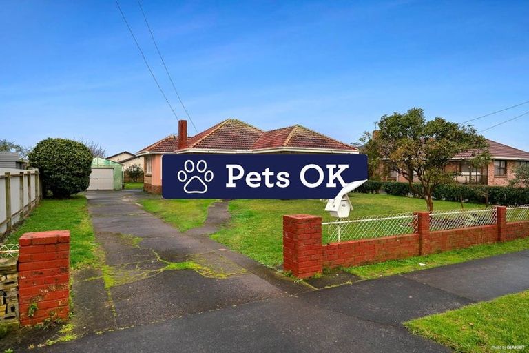 Photo of property in 42 Ranfurly Road, Papatoetoe, Auckland, 2104