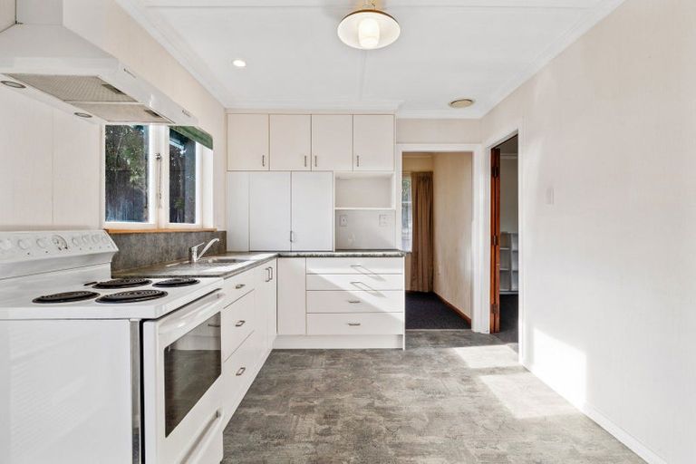 Photo of property in 75 Pahiatua Street, Hokowhitu, Palmerston North, 4410