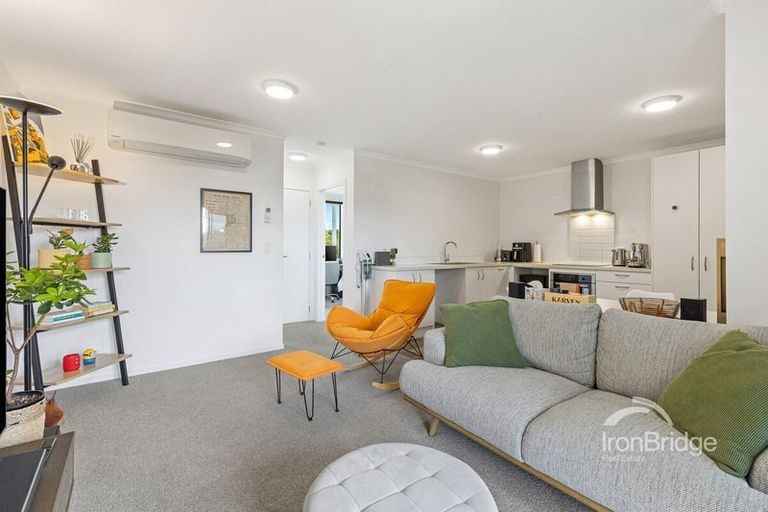 Photo of property in 9/18 Titoki Street, Te Atatu Peninsula, Auckland, 0610