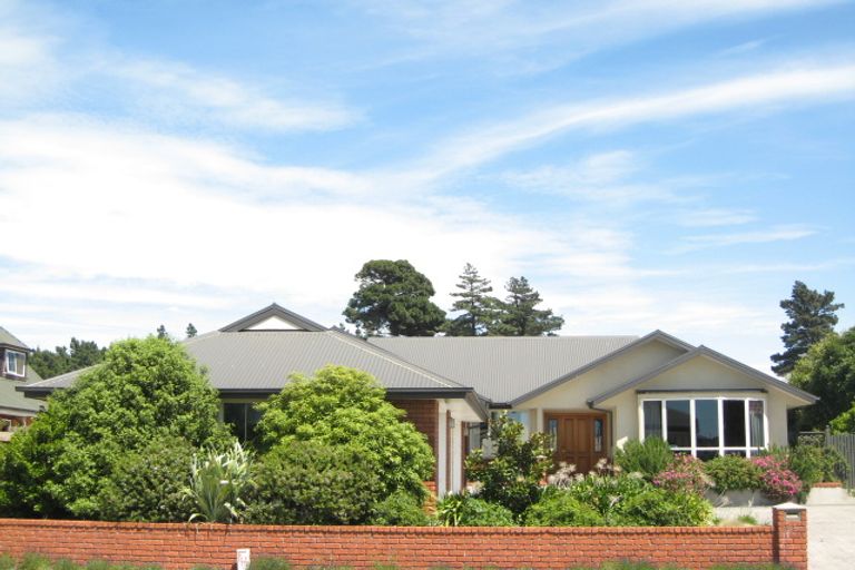 Photo of property in 31 Orlando Crescent, Waimairi Beach, Christchurch, 8083