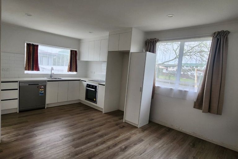 Photo of property in 1/5 Myna Place, Weymouth, Auckland, 2103