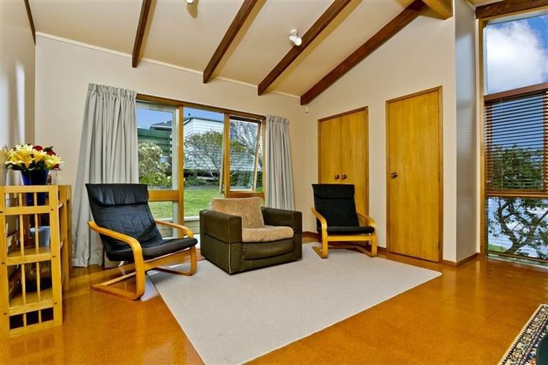 Photo of property in 18 Lingham Crescent, Torbay, Auckland, 0630