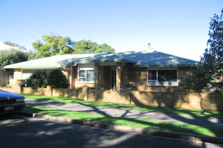 Photo of property in 4 Williams Road, Hobsonville, Auckland, 0618