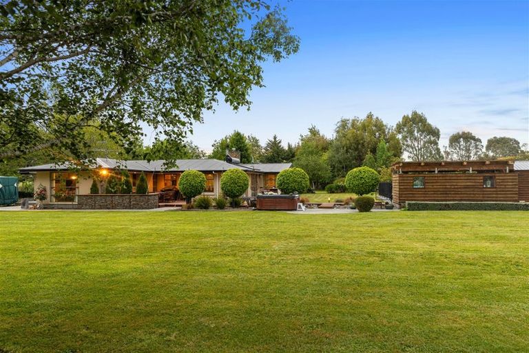 Photo of property in 900 Loburn Whiterock Road, Loburn, Rangiora, 7472