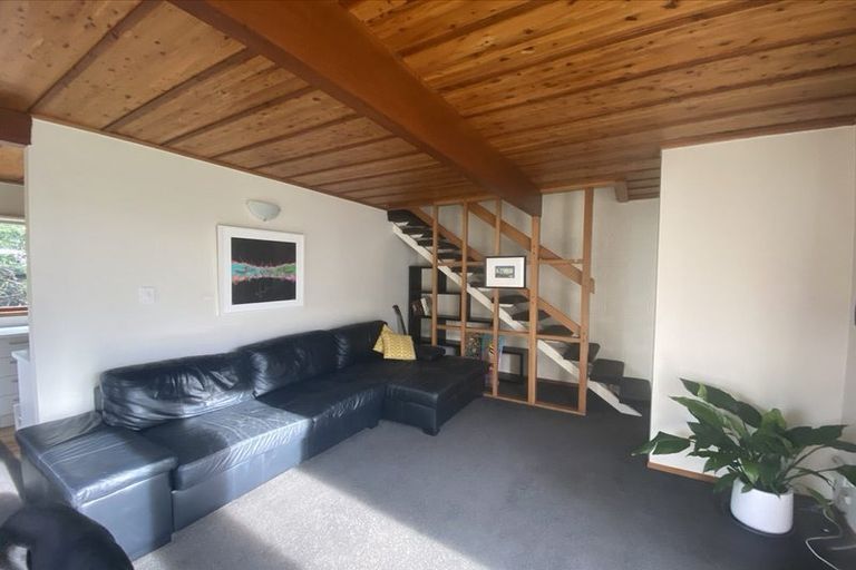 Photo of property in 2/41 Taupata Street, Redcliffs, Christchurch, 8081