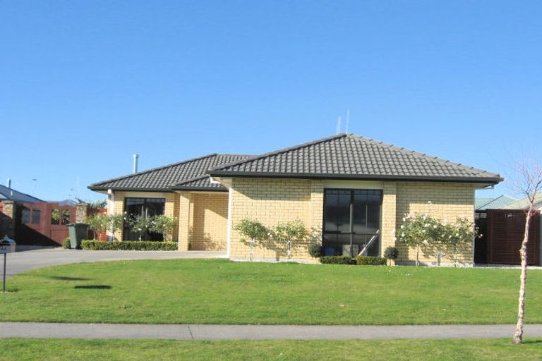 Photo of property in 22 Cate Road, Rototuna, Hamilton, 3210