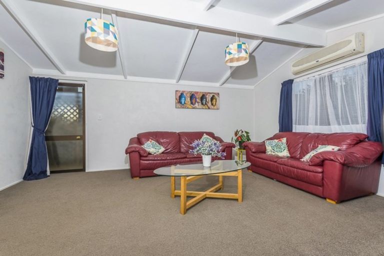 Photo of property in 526a Swanson Road, Ranui, Auckland, 0612