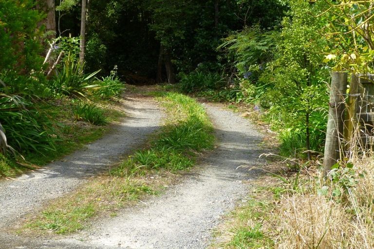 Photo of property in 403 Scotts Road, Linton, Palmerston North, 4472