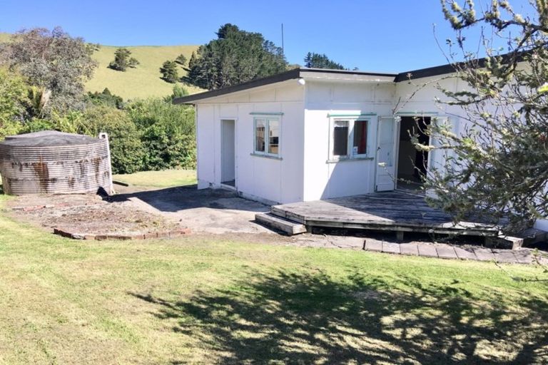 Photo of property in 6 Oxford Street, Whakapirau, Maungaturoto, 0583