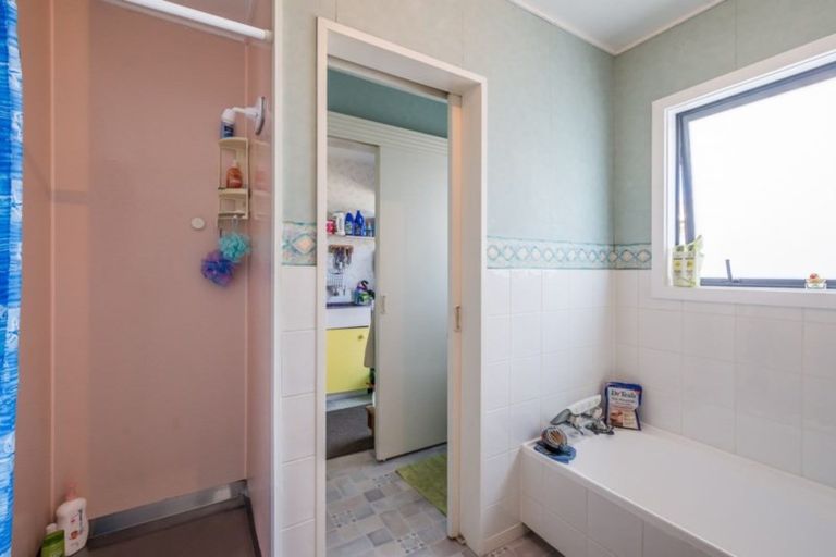 Photo of property in 8a Elder Grove, Paraparaumu, 5032