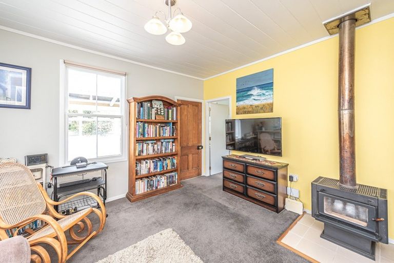 Photo of property in 12 Norfolk Street, Patea, 4520
