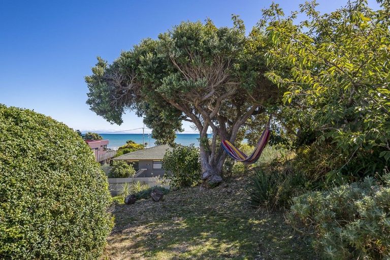Photo of property in 134 Seaview Road, Paraparaumu Beach, Paraparaumu, 5032