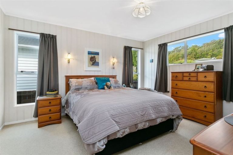 Photo of property in 8 Lauderdale Road, Papakowhai, Porirua, 5024