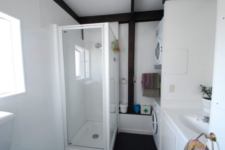 Photo of property in 9a Pitarua Street, Thorndon, Wellington, 6011