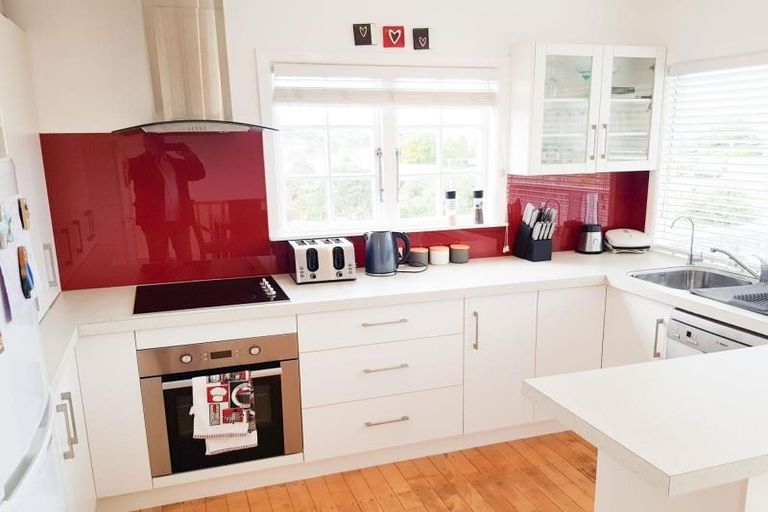 Photo of property in 47b Matai Road, Stanmore Bay, Whangaparaoa, 0932