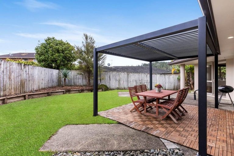 Photo of property in 5 George Deane Place, Greenhithe, Auckland, 0632