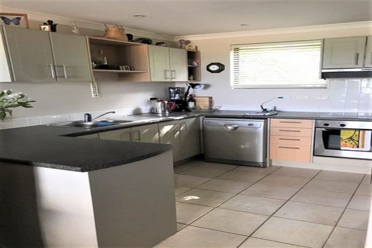 Photo of property in 12/5 Monte Cassino Place, Birkdale, Auckland, 0626