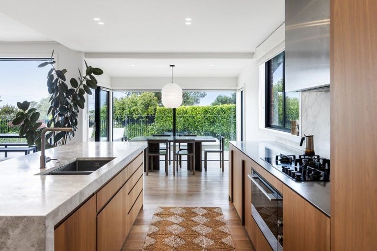 Photo of property in 56 Covil Avenue, Te Atatu South, Auckland, 0610